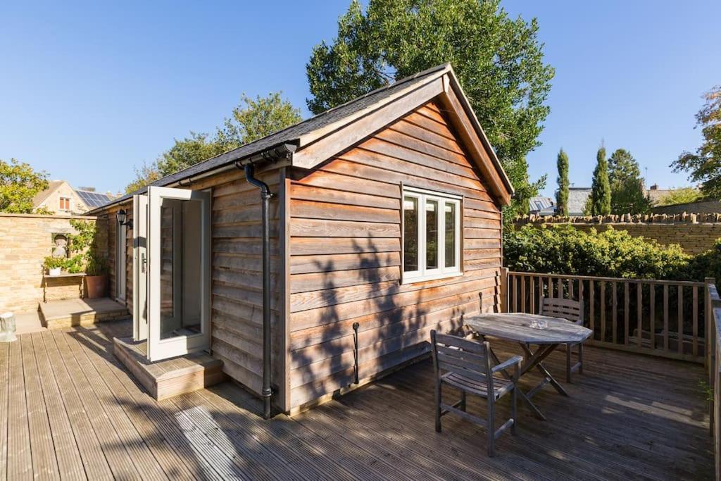 Charming Cottage Surrounded By Idyllic Garden In Peaceful Location In Central Charlbury Exterior photo